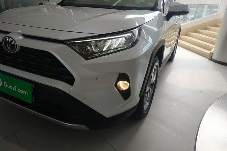 Used Toyota RAV4 2022 2.0L CVT Two-Wheel Drive Fashion Plus Edition

