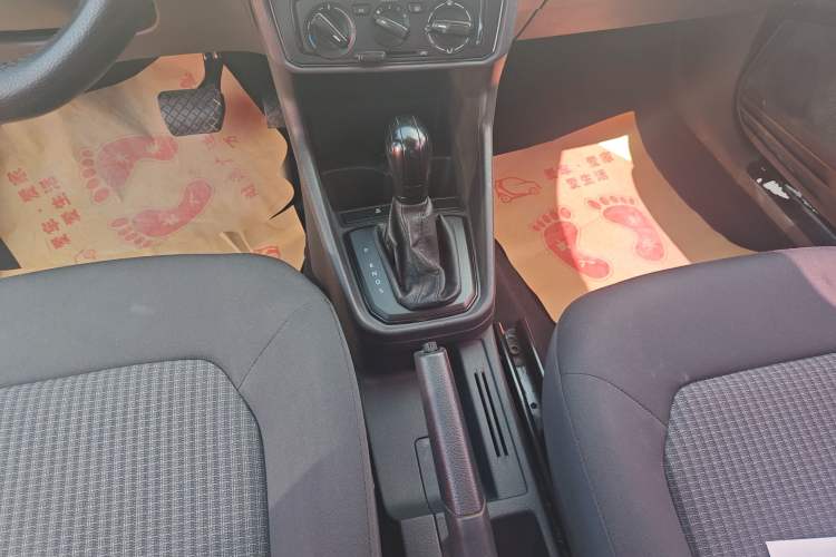 Used Volkswagen Santana 2018 1.5L Automatic Fashion Edition Gear Lever