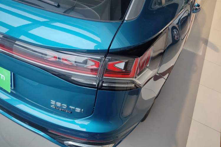 Used Volkswagen Tayron 2023 380TSI Four-Wheel Drive R-Line Pro Smart Edition Right Rear Taillight