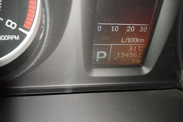 Used Suzuki Kizashi 2011 2.4L Two-Wheel Drive CVT Standard Edition
