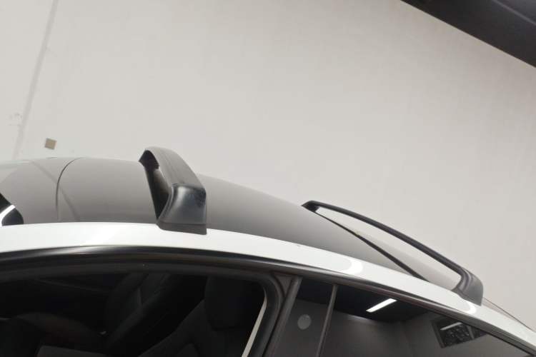 Used Tesla Model Y 2021 Long-Range All-Wheel-Drive Version
