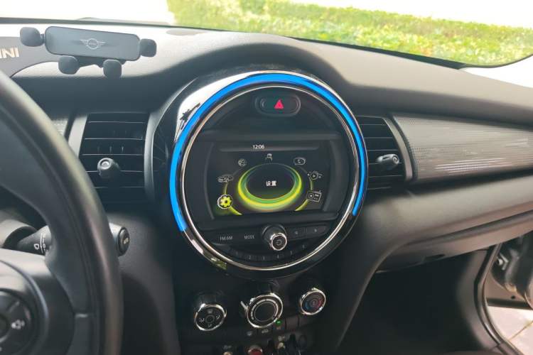 Used MINI 2015 1.5T COOPER Fun Five-Door Edition