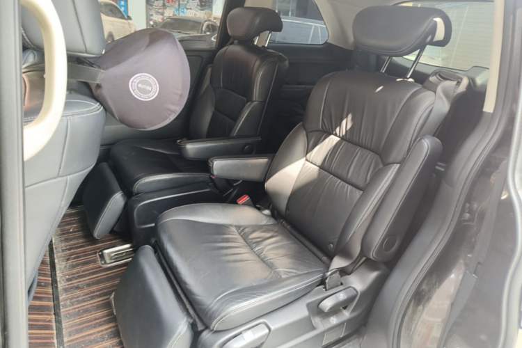 Used Honda Elysion 2016 2.4L Style Edition
