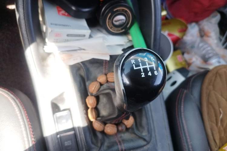 Used CHANGAN CS75 2014 2.0L Manual Luxury Version China IV Standard
