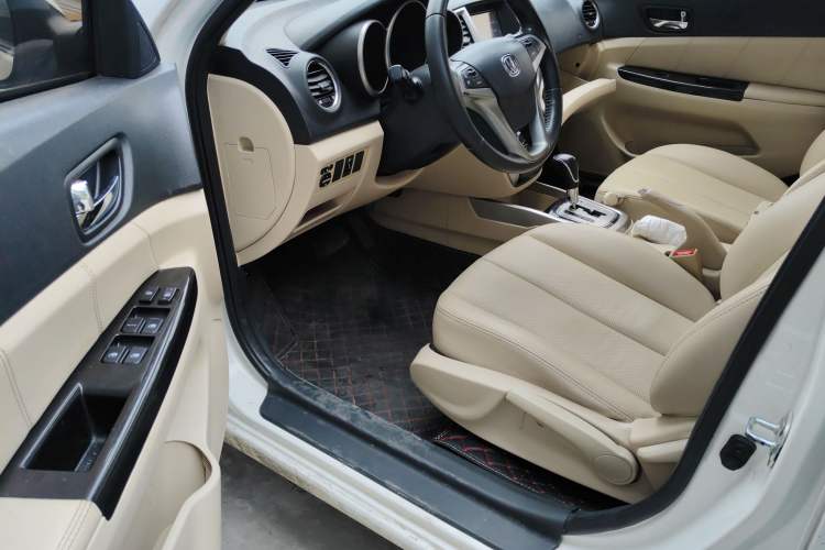 Used CHANGAN Eado 2015 1.6L Automatic Luxury Model
