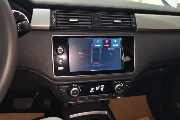 Used Qoros 3 2016 Urban SUV 1.6T Automatic Zhiyue Model