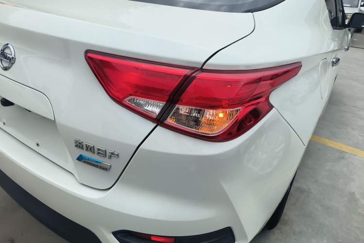 Used Nissan Lannia 2016 1.6L CVT Cool Edition Exterior 3