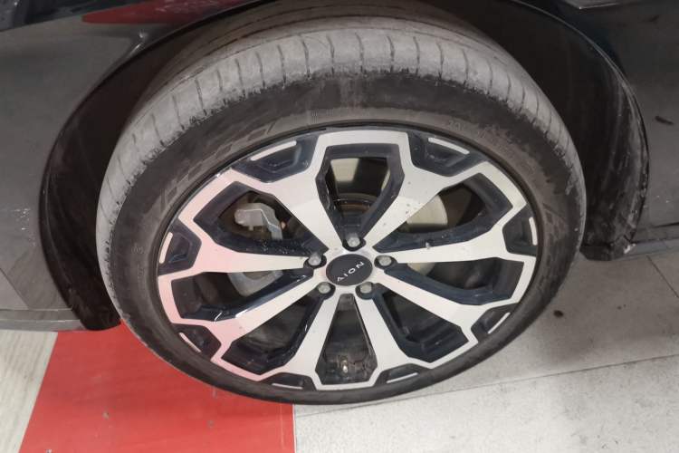 Used AION V 2024 Aion Tyrannosaurus 650 LiDAR Edition
