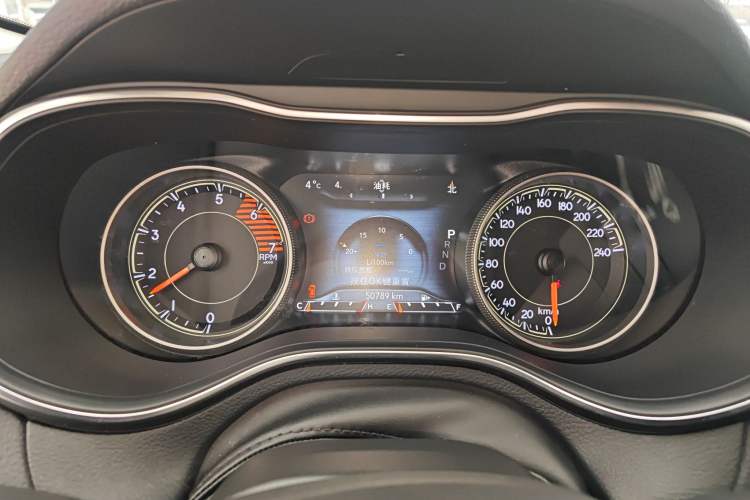 Used Jeep Cherokee 2019 2.0T Four-Wheel Drive Explorer Edition China VI Emission Standard