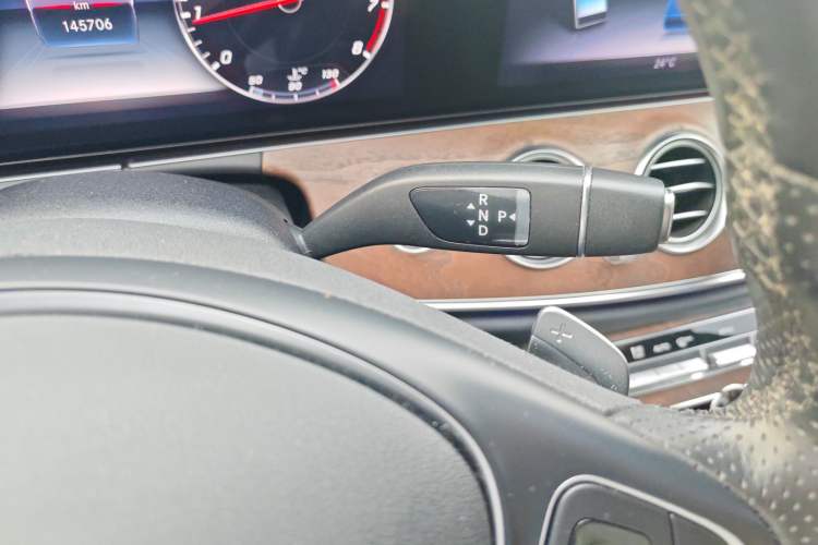 Used Mercedes-Benz E-Class 2018 Facelift E 300 L Luxury Edition Gear Lever