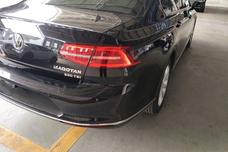 Used Volkswagen Magotan 2017 330TSI DSG Leading Model Exterior 3