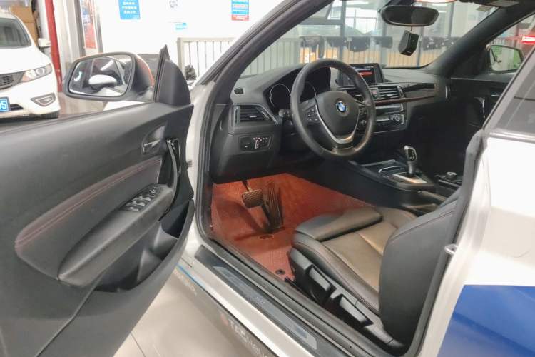 Used BMW 2 Series 2018 220i Convertible Coupe Sports Design Package Driver Seat