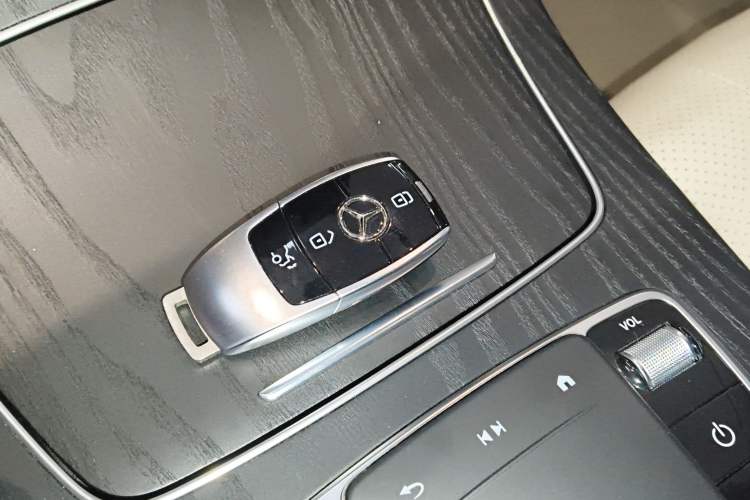 Used Mercedes-Benz E-Class 2023 Updated E 300 L Fashion Edition
