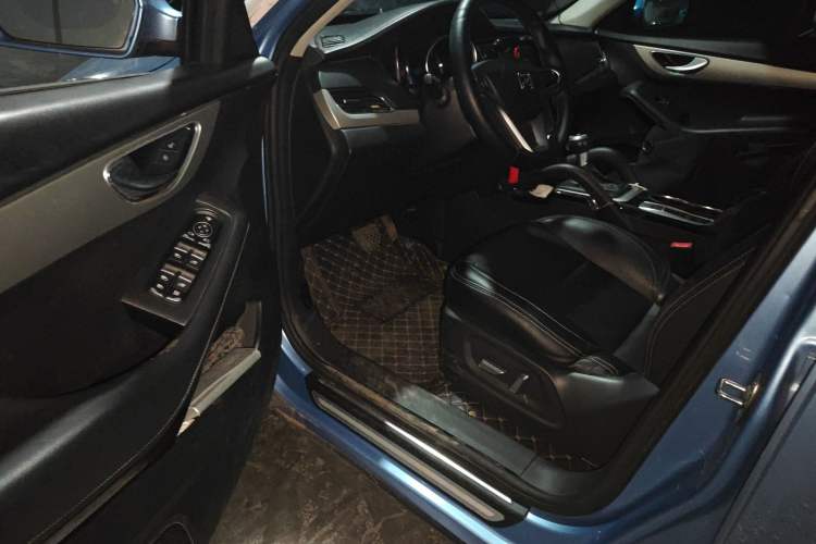 Used Zotye SR7 2016 1.5T CVT Cube Heart Edition China IV Standard
