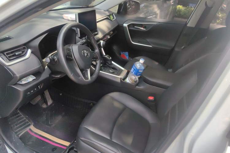 Used Toyota RAV4 2022 Dual-Engine 2.5L E-CVT Four-Wheel Drive Elite Plus Edition
