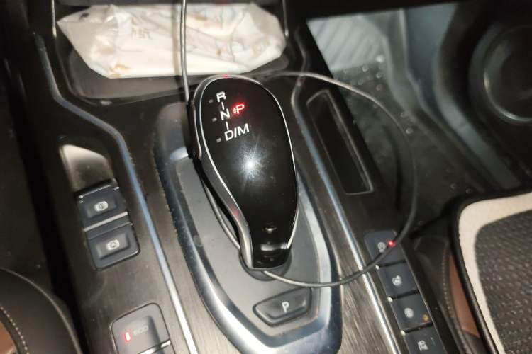 Used Wey VV5 2021 1.5T Two-Wheel Drive Smart Pioneer Gear Lever