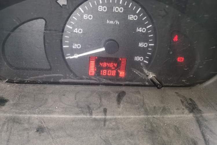 Used Wuling Rongguang 2014 1.5L S Base Version Odometer Close Up