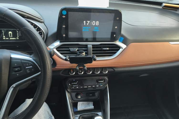 Used Baojun 510 2017 1.5L Manual Luxury Model Audio And AC Panel