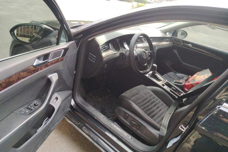 Used Volkswagen Magotan 2017 330TSI DSG Luxury Model Driver Seat