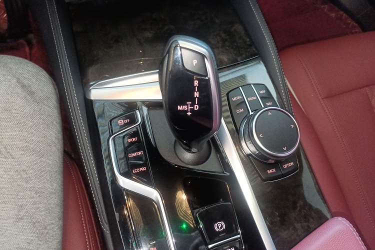 Used BMW 5 Series 2022 Second Facelift 525Li M Sport Package