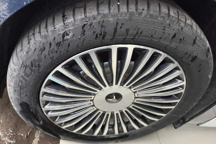 Used VOYAH Dream 2025 PHEV Four-Wheel-Drive Flagship Kunpeng Edition Exterior 4