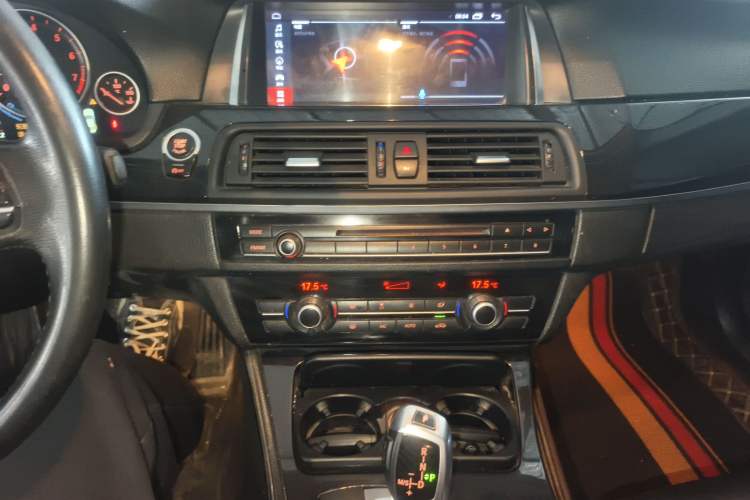 Used BMW 5 Series 2013 520Li Elegant Edition Audio And AC Panel