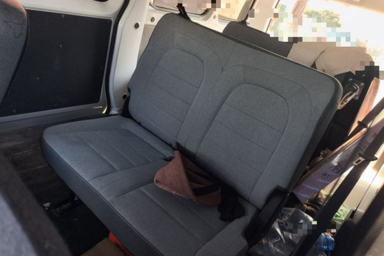 Used Wuling Yangguang 2024 300KM Comfort Version Passenger Van 75kW
