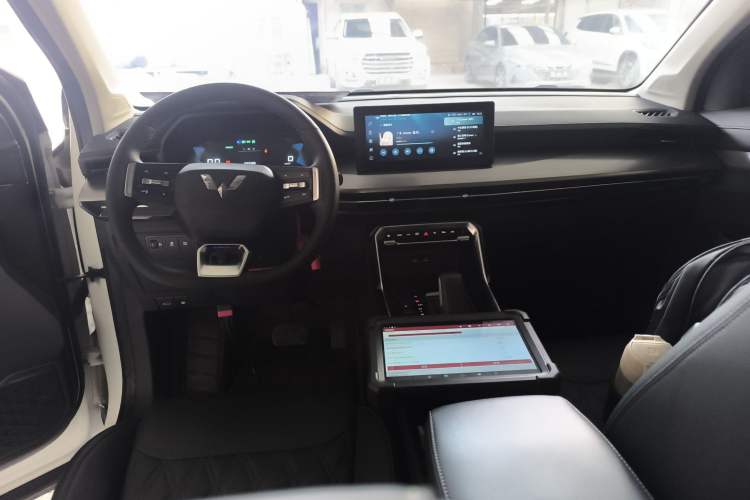 Used Wuling Asta 2022 2.0L DHT Electric-Speed Version