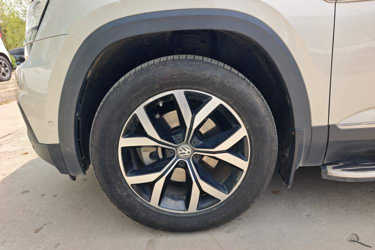 Used Volkswagen Teramont 2020 Revised Version 330TSI Two-Wheel Drive Luxury Edition Left Front Wheel Hub