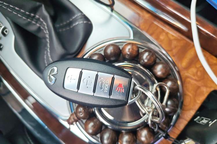 Used Infiniti QX80 2016 5.6L 4WD Interior 1