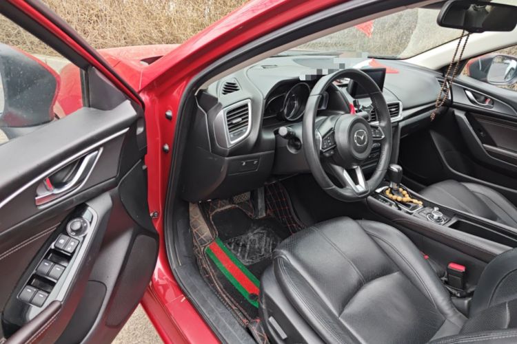 Used Mazda 3 Axela 2017 Sedan 2.0L Automatic Flagship Model China V Standard Driver Seat