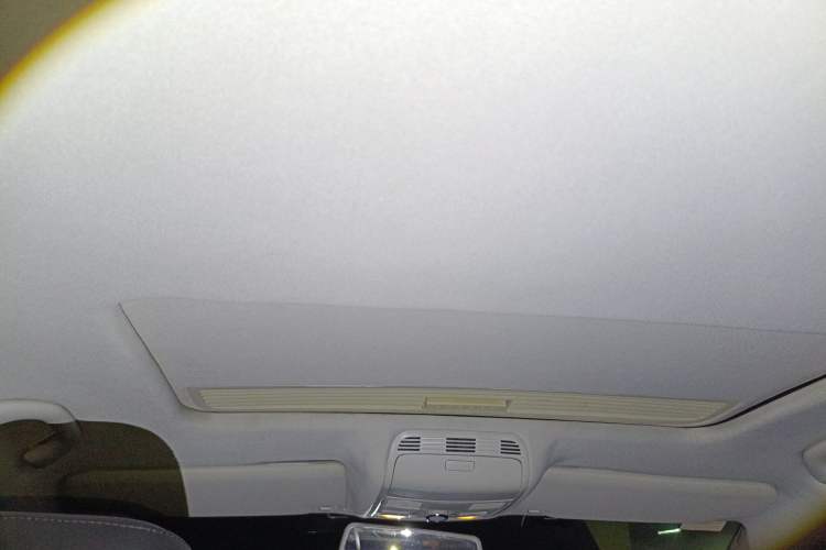 Used Volkswagen Magotan 2012 Revised 1.8TSI Luxury Version Headliner