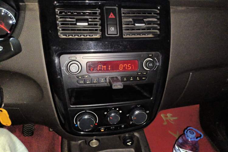 Used Wuling Rongguang V 2018 1.5L Standard Version Audio And AC Panel