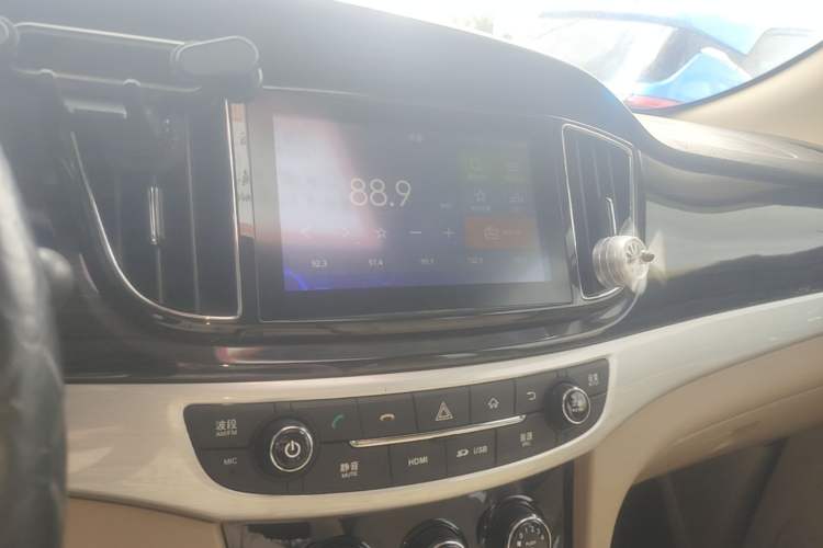 Used Baojun 730 2016 1.5L Manual Comfort Version 7 Seats China V Emission Standard
