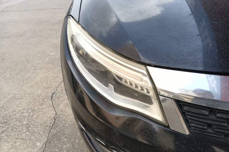 Used Qoros 3 2014 Sedan 1.6L Automatic Zhiyue Model Right Front Headlight