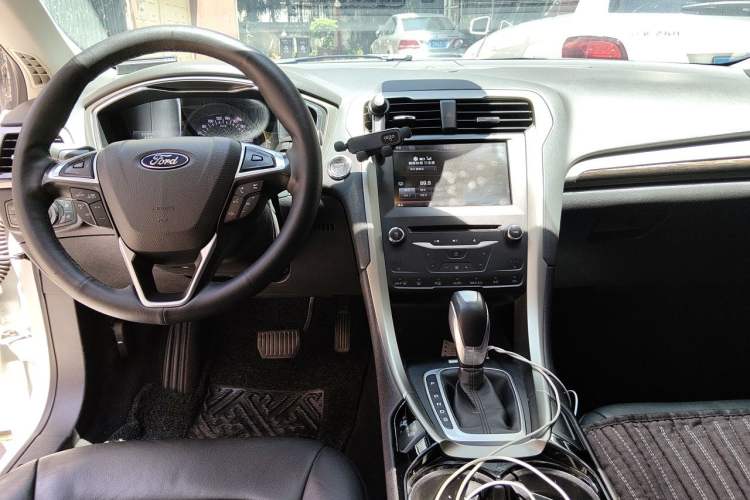 Used Ford Mondeo 2013 2.0L GTDi 200 Luxury Model
