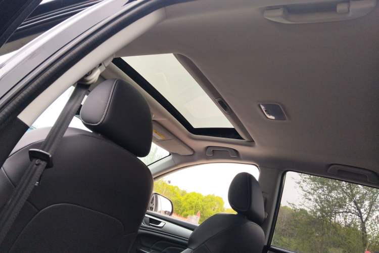 Used Haval M6 2021 PLUS 1.5T Manual Luxury Smart Connectivity Model Headliner