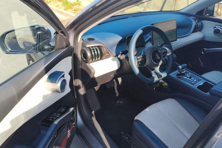 Used BYD Yuan PLUS 2022 430 km Luxury Version Interior 3