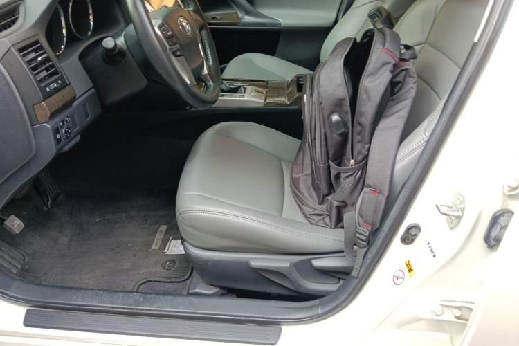 Used Toyota Reiz 2013 2.5S Elite Edition Left Front Seat