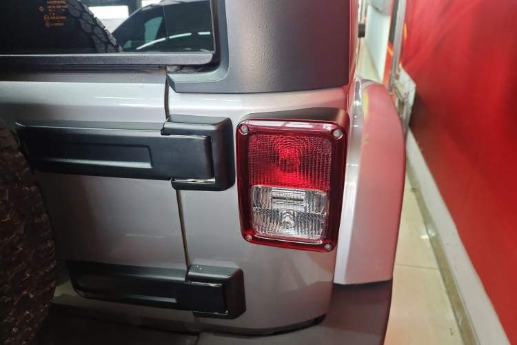 Used Jeep Wrangler 2014 2.8TD Sahara Four-Door Edition