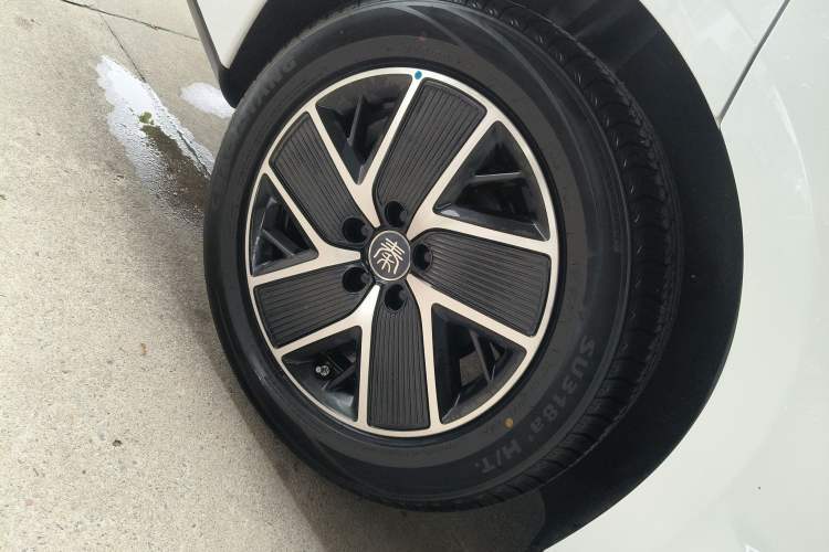 Used BYD Qin L 2026 DM-i 128KM Leading Edition Right Rear Wheel Hub