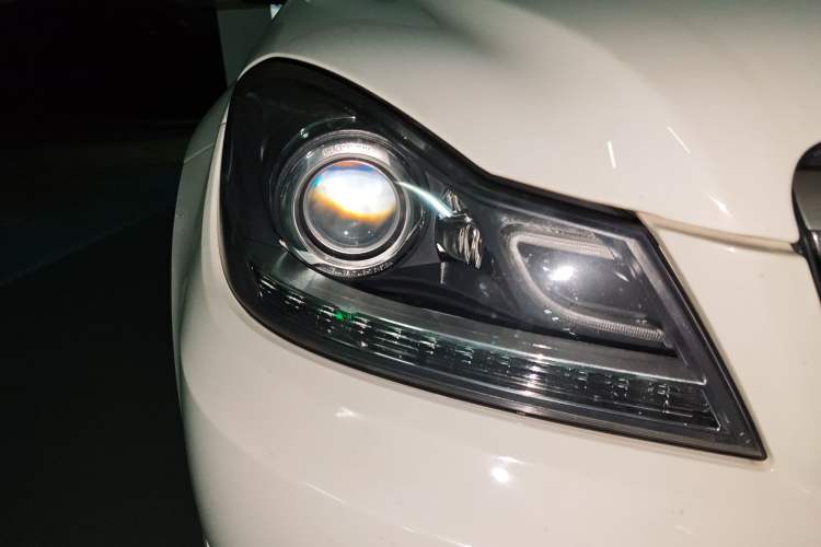 Used Mercedes-Benz C-Class 2011 C 200 Fashion Travel Edition
