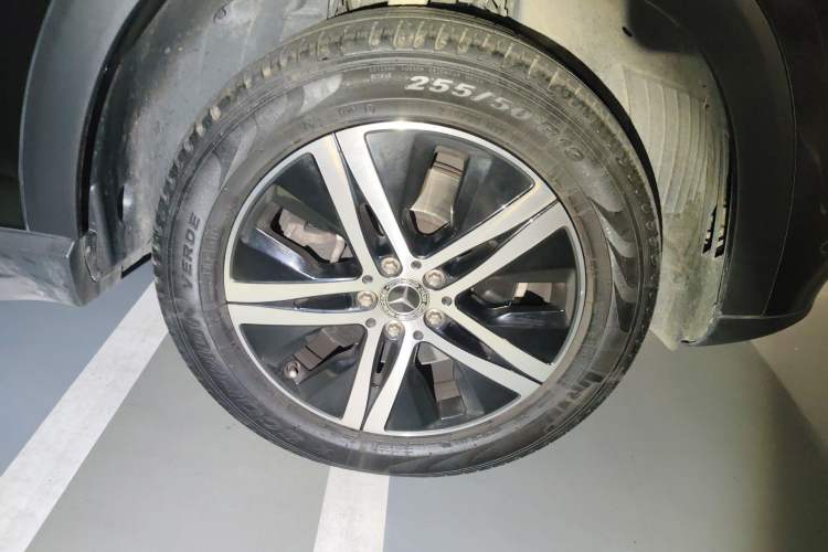 Used Mercedes-Benz GLE 2022 Refreshed GLE 350 4MATIC Dynamic Edition Right Front Wheel Hub