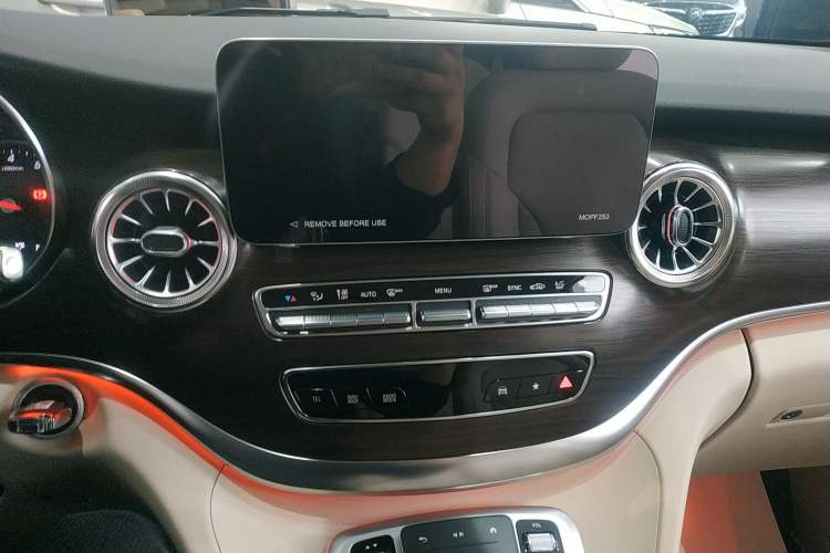 Used Mercedes-Benz V-Class 2022 V 260 Avantgarde Edition