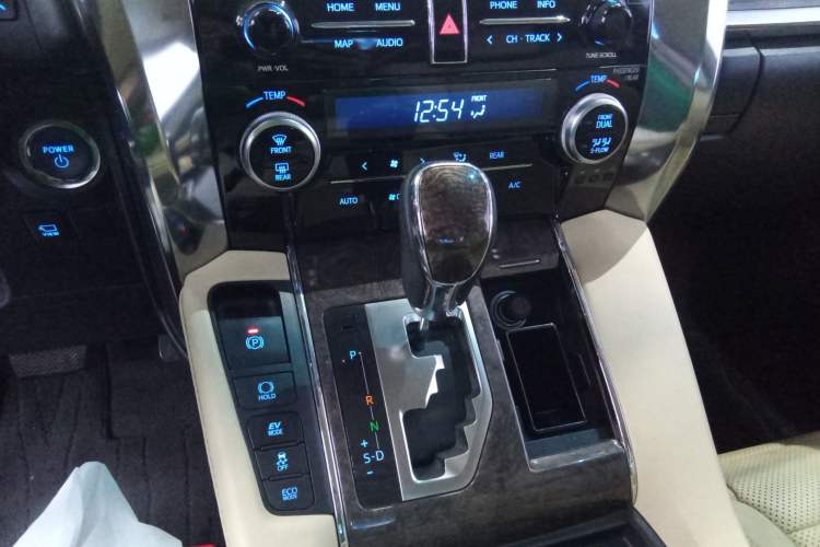 Used Toyota Vellfire 2021 Crown Dual-Engine 2.5L HV Prestige Edition