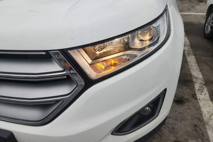 Used Ford Edge 2015 2.0T GTDi Two-Wheel-Drive Elite Edition
