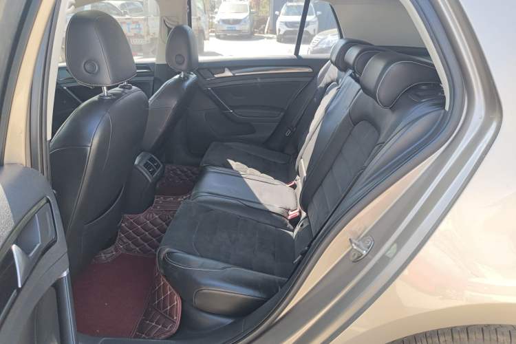 Used Volkswagen Golf 2015 1.4TSI Automatic Flagship Model Left Rear Seat