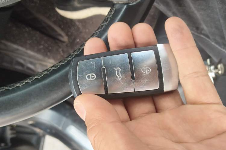 Used Volkswagen Magotan 2012 Facelift 2.0 TSI Prestige Model
