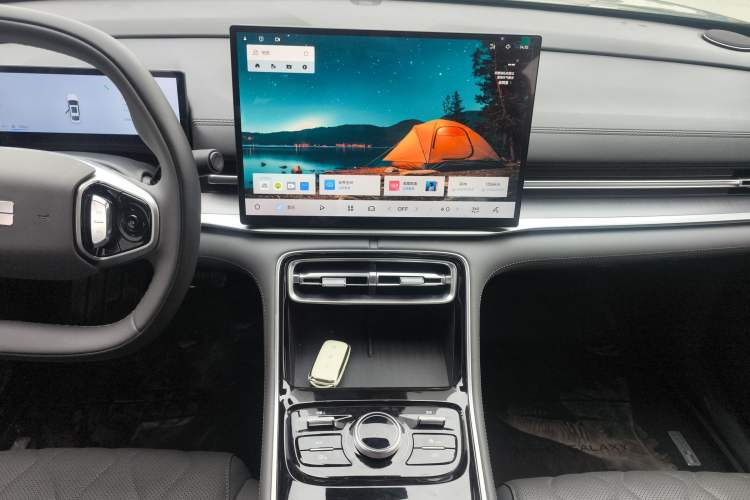 Used Geely Galaxy A7 2025 Model EM-i 70km Launch Edition Audio And AC Panel