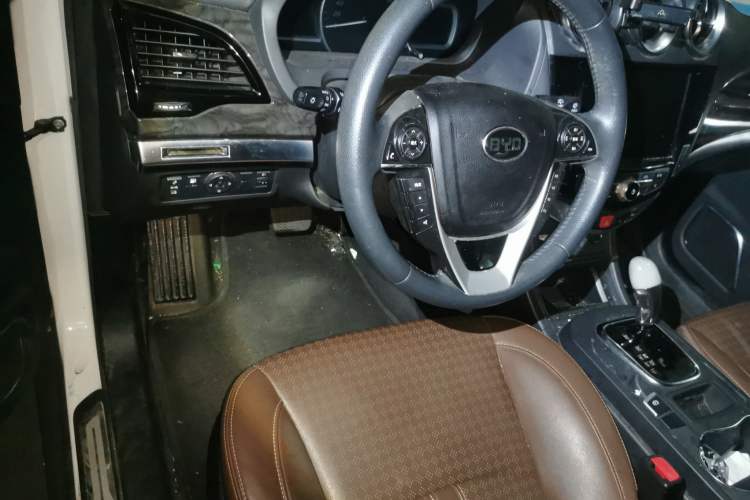 Used BYD S7 2016 2.0T Automatic Prestige Edition
